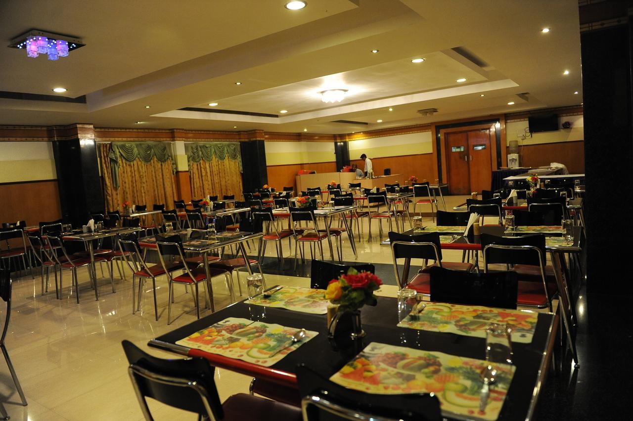 Hotel Mount Heera à Chennai Extérieur photo