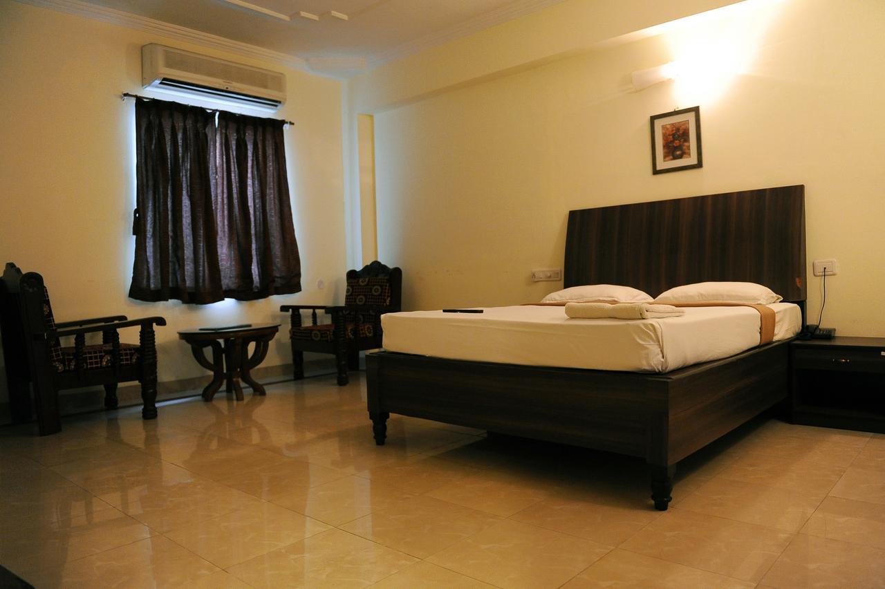 Hotel Mount Heera à Chennai Extérieur photo