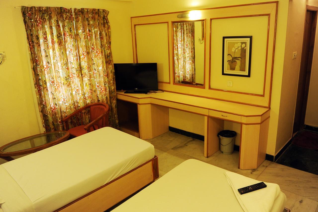 Hotel Mount Heera à Chennai Extérieur photo