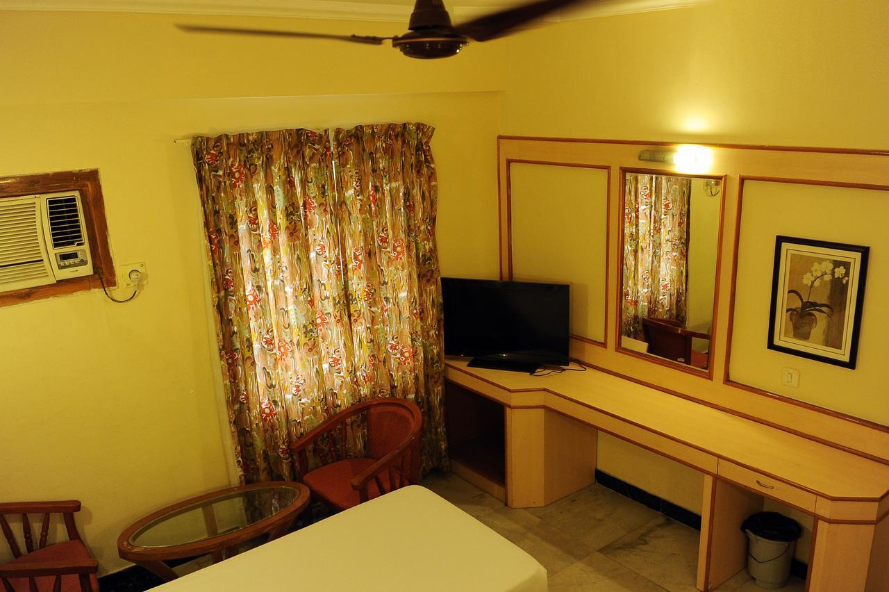 Hotel Mount Heera à Chennai Extérieur photo