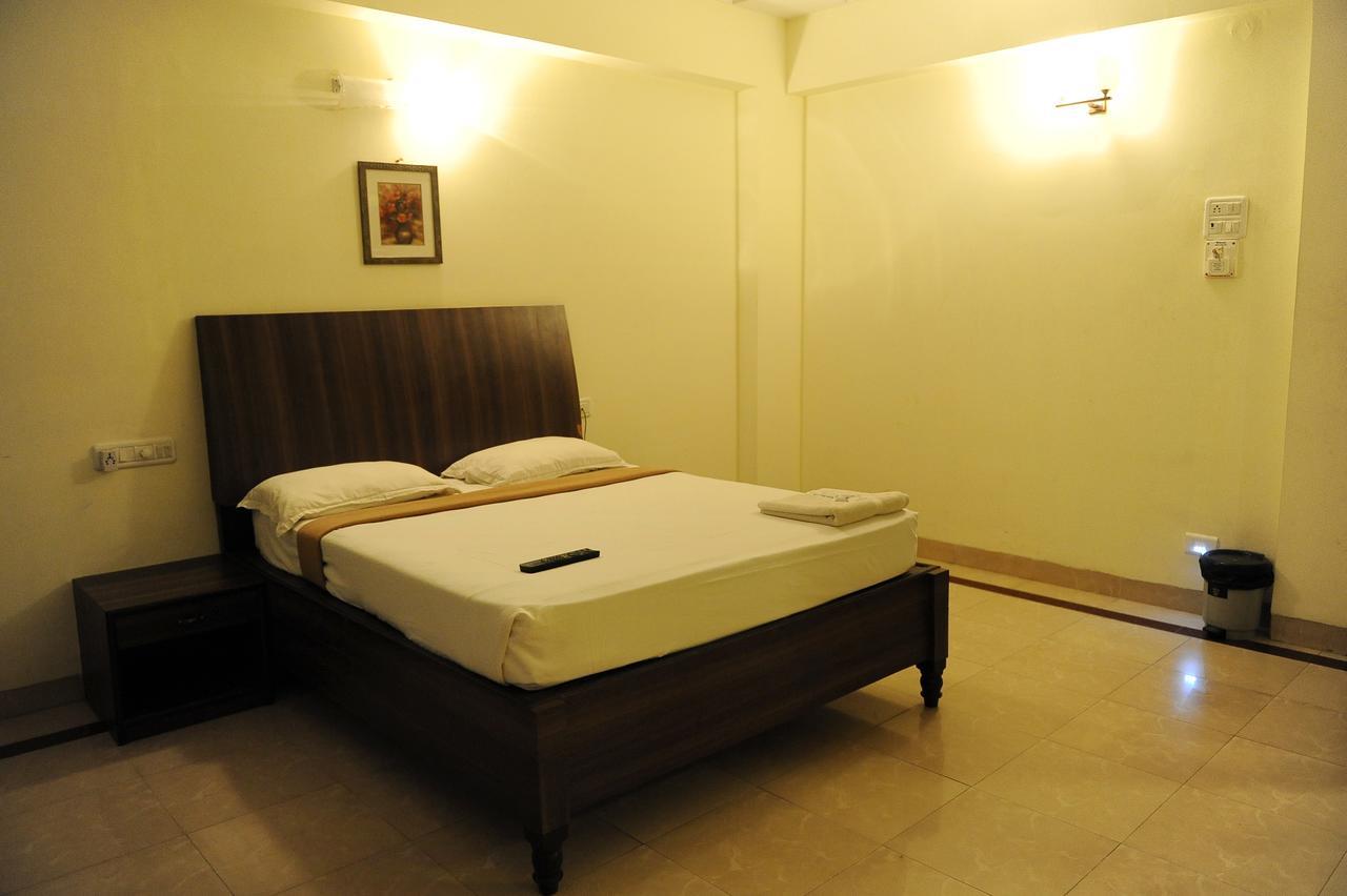 Hotel Mount Heera à Chennai Extérieur photo