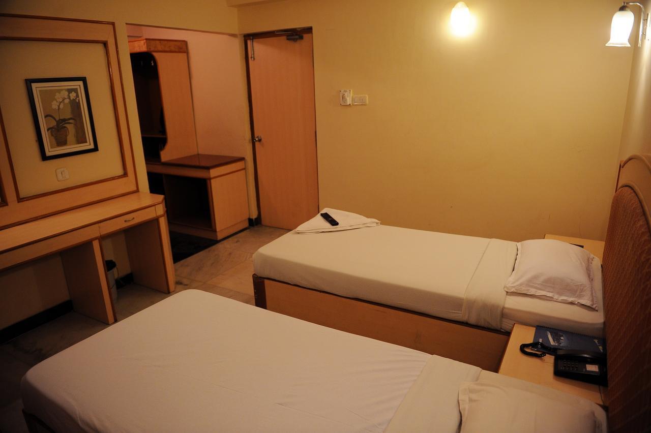 Hotel Mount Heera à Chennai Extérieur photo