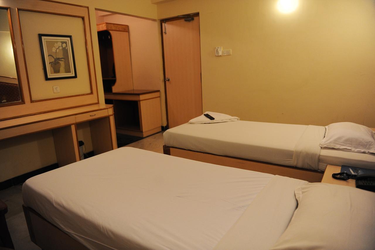 Hotel Mount Heera à Chennai Extérieur photo