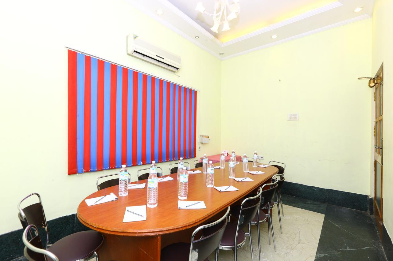 Hotel Mount Heera à Chennai Extérieur photo