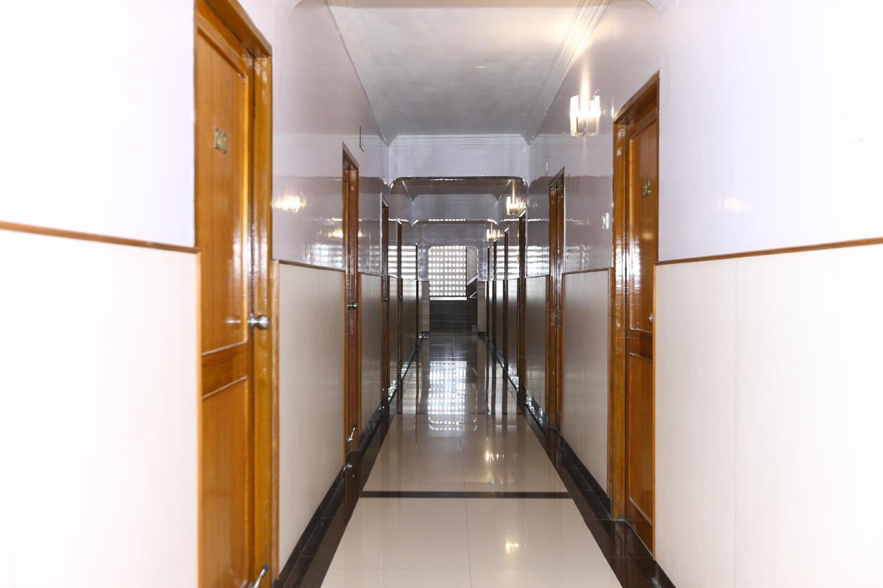 Hotel Mount Heera à Chennai Extérieur photo