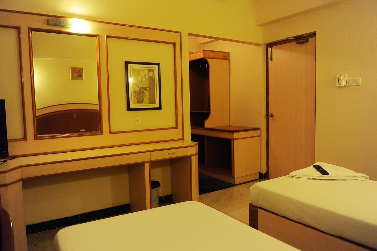 Hotel Mount Heera à Chennai Extérieur photo