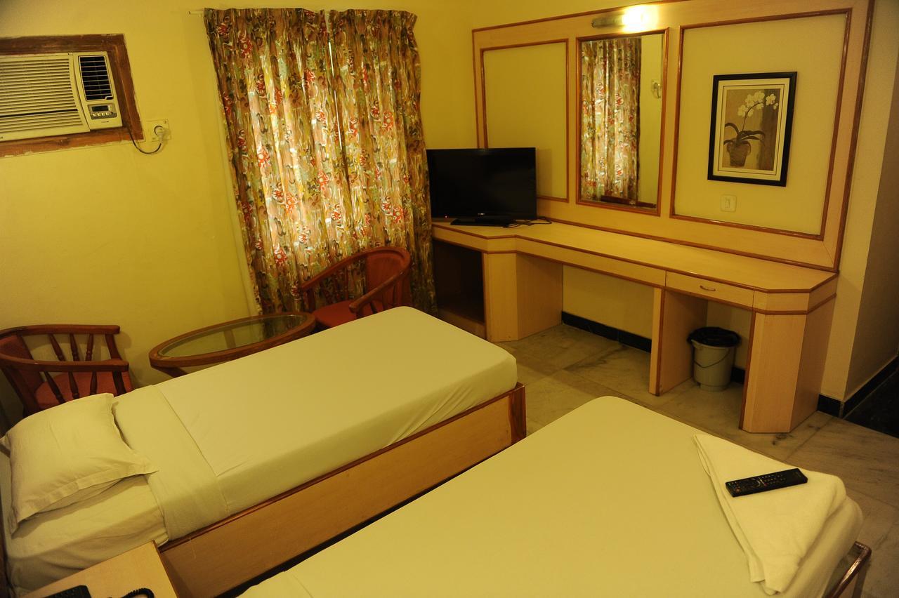 Hotel Mount Heera à Chennai Extérieur photo