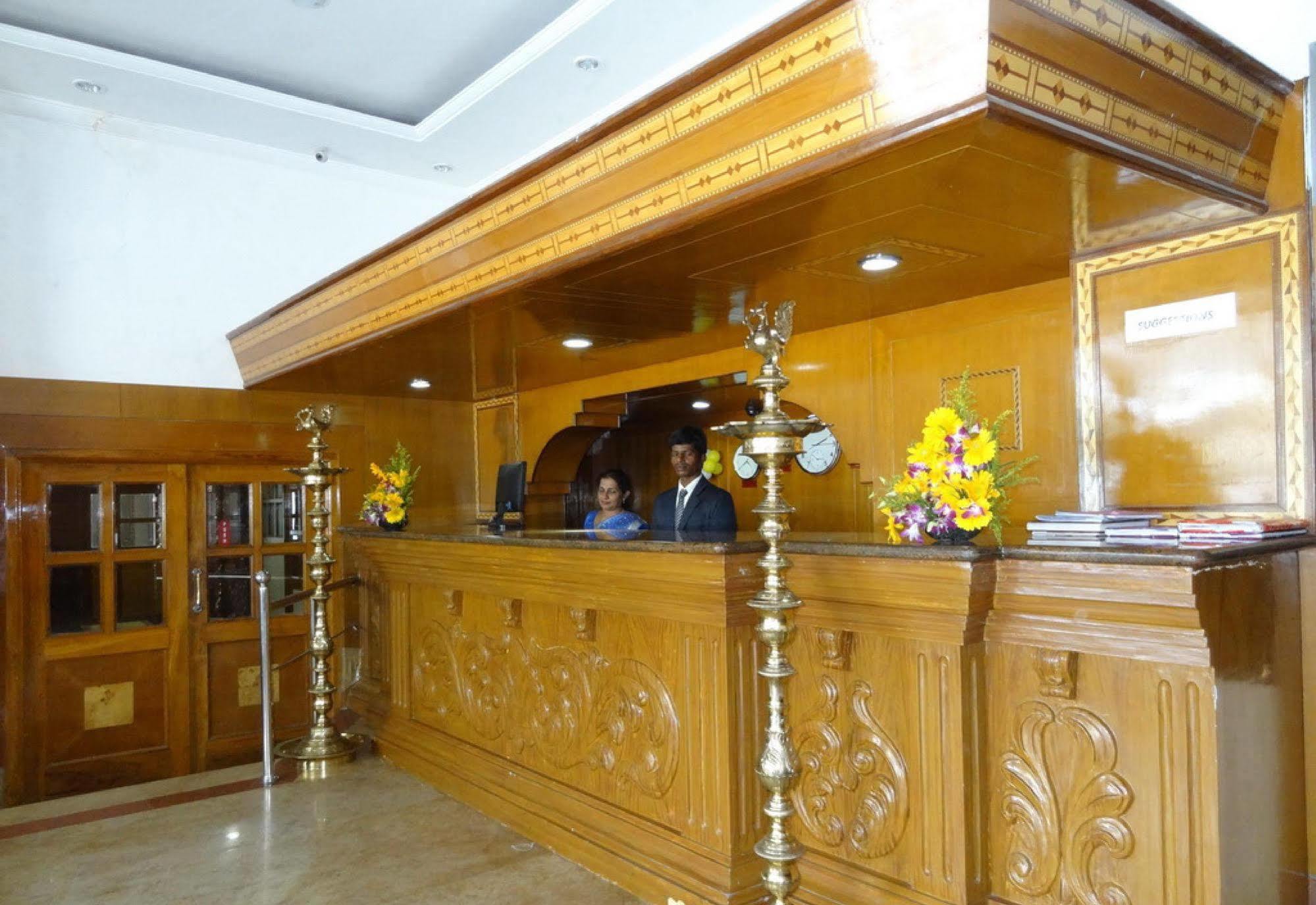 Hotel Mount Heera à Chennai Extérieur photo