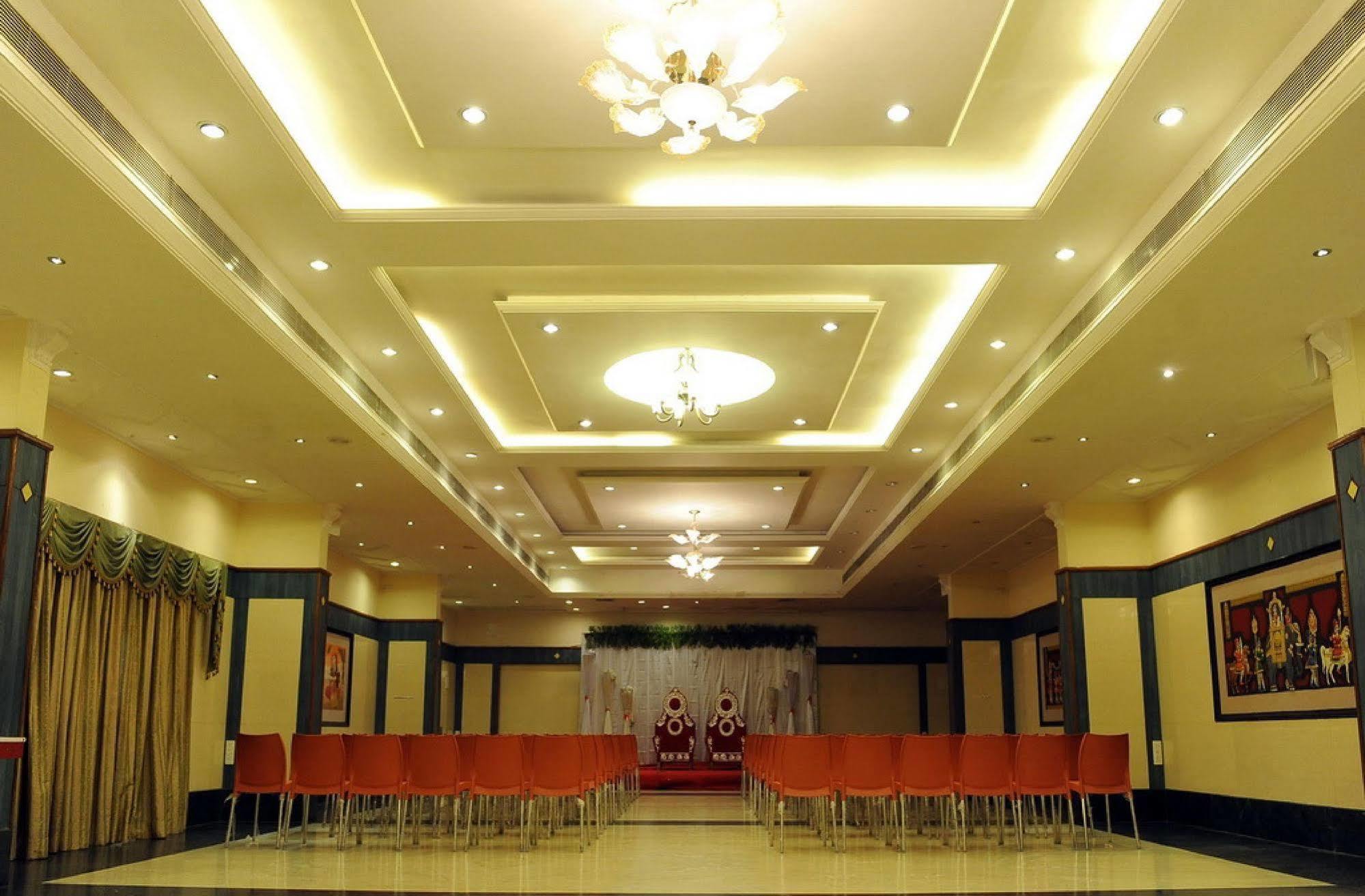 Hotel Mount Heera à Chennai Extérieur photo