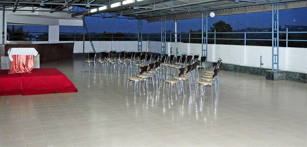 Hotel Mount Heera à Chennai Extérieur photo